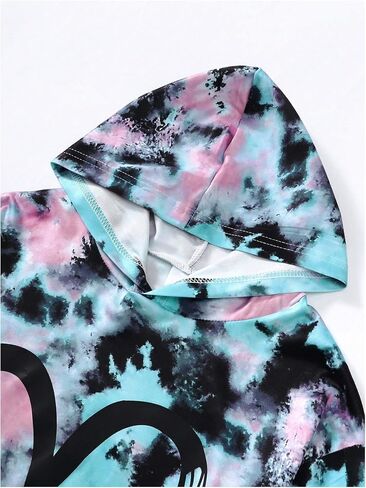 طقم سويت شيرت وبدلة رياضية للفتيات من SweatyRocks مكون من قطعتين من سويت شيرت برسومات على شكل قلب وصبغة ربطة عنق in Saudi Arabia