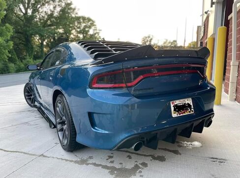 Venom V2 Series Rear Wickerbill Spoiler for Dodge Charger 2015-2023 SRT Scat Pack Hellcat Daytona -2 قطعة إضافية على نمط Wicker Bill Spoiler مع أداة RivNut، أسود لامع in Kuwait