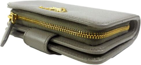 محفظة برادا النسائية ثنائية اللون من جلد سافيانو باللون الرمادي والأزرق النجمي، محفظة جلدية ثلاثية الطي للنساء in Kuwait