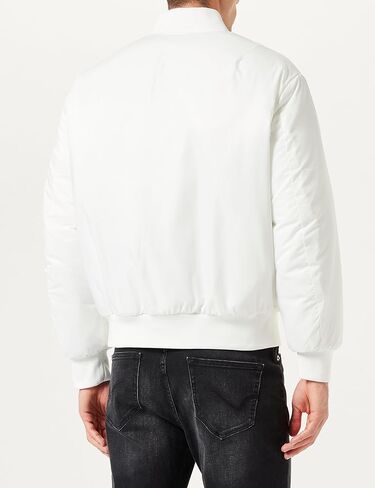 إصدار محدود للرجال من أرماني إكستشينج، نحن نتفوق على أحد قاذفات النايلون in Kuwait