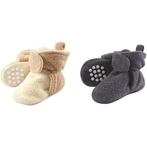 أحذية Luvable Friends Boy Cozy من الصوف، عبوة من قطعتين، لون كريمي أسمر فحمي، 0-6 أشهر in Kuwait