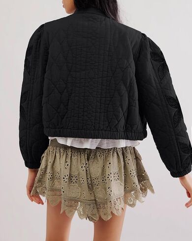 سترة نسائية من Gacaky خفيفة الوزن ومطرزة بالورود ومبطنة للشتاء الدافئ بأزرار سفلية وسترة منتفخة مع جيوب in Kuwait