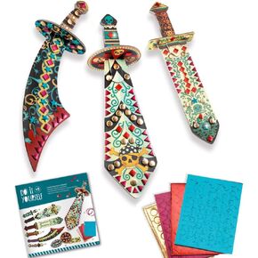 DJECO DIY Like A Pirate Sword - اصنع مغامرة القرصان الخاصة بك للمدرسة أو الهدايا - ممتعة ومبتكرة للعائلة والأصدقاء، لعبة DIY مع مجموعة سيف ملصقات فسيفساء للأطفال بعمر 5 سنوات فما فوق in Kuwait