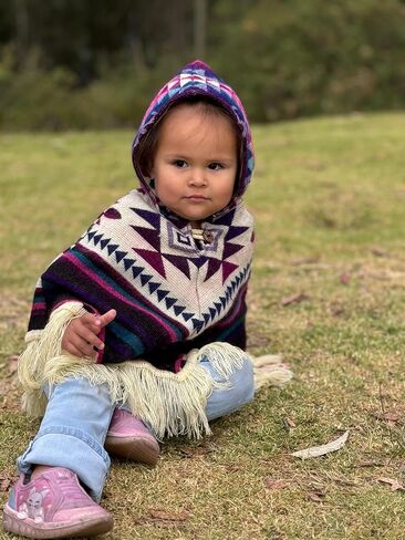 Poncho for childrens, Ecuadorian unisex poncho for children handmade with Alpaca wool, Ideal for boys and girls. in Saudi Arabia