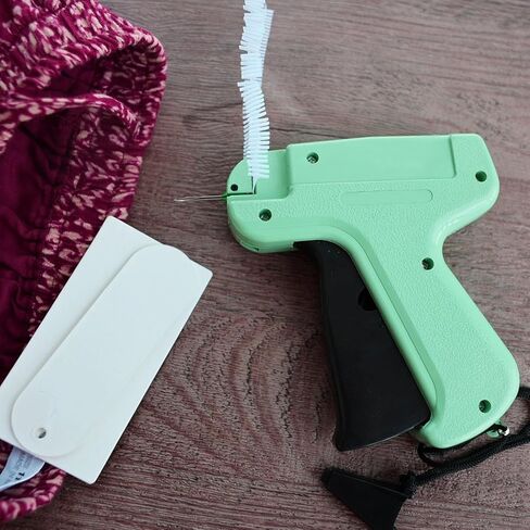 مسدس علامات للملابس، مسدس بطاقة السعر مع 5 إبر و1000 مشبك تثبيت، مسدس علامة للملابس (أخضر فاتح) in Kuwait