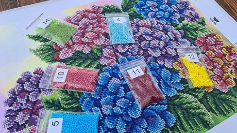 طقم تطريز مطرز، كوبية، غرز متقاطعة مطرزة، تطريز الأزهار، زهور البنفسج in Kuwait