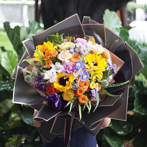 40 قطعة من ورق تغليف الزهور، ورق تغليف باقة شفاف مقاوم للماء، ورق زهور سميك بحافة ذهبية مع أشرطة لمستلزمات باقة الزهور وهدايا الزفاف وأعياد الميلاد (وردي) in Kuwait