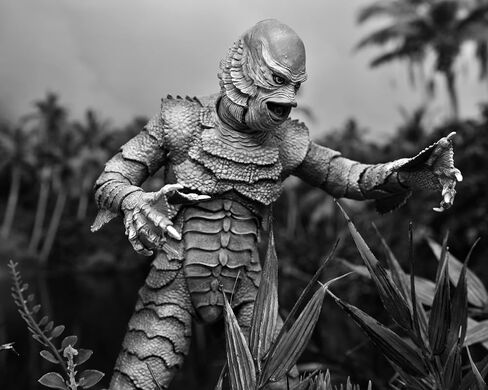 NECA - الوحوش العالمية - المخلوق النهائي من The Black Lagoon Af in Saudi Arabia