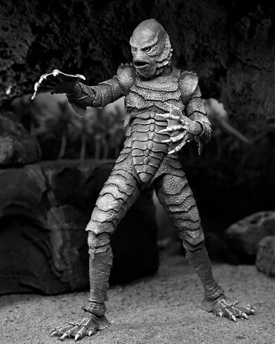 NECA - الوحوش العالمية - المخلوق النهائي من The Black Lagoon Af in Saudi Arabia