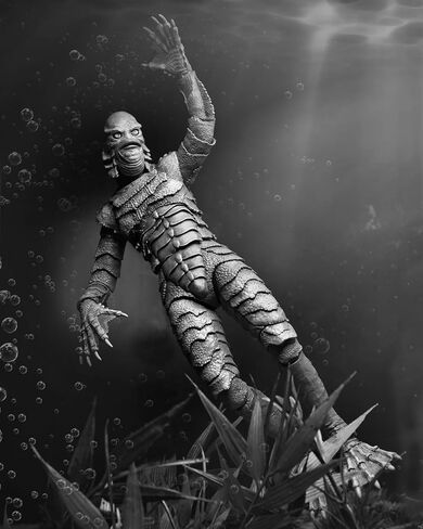 NECA - الوحوش العالمية - المخلوق النهائي من The Black Lagoon Af in Saudi Arabia