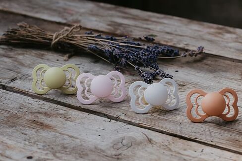 BIBS Supreme Tie Dye Soother 2-Pack، لهاية دمية خالية من BPA، حلمة متناظرة. مطاط طبيعي، صنع في الدنمارك. من 6 إلى 18 شهرًا (عبوة من قطعتين)، لون بحيرة الغابة الأبيض in Saudi Arabia