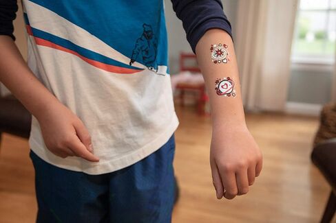 وشم وبطاقات عيد الحب في الفضاء الخارجي للأطفال من موليبي كيدز للفصول المدرسية، 28 وشمًا وبطاقات in Kuwait