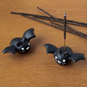 1PCS Cute Ceramic Bat Incense Holder - Ceramic Bat Incense Burner for Sticks - Perfect for Halloween Decor - Handmade Spiritual Zen Room & Feng Shui - -Cute and Cool Design - Great Gift Idea