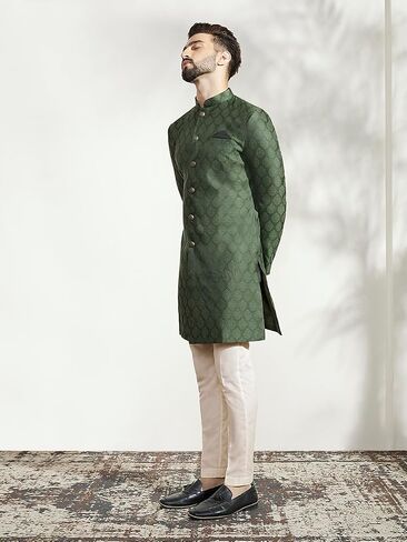 طقم بنطلون Indo Western Sherwani للرجال من KISAH، مزيج من حرير الزيتون، تصميم منسوج، ياقة ماندرين وأكمام طويلة (M) in Kuwait