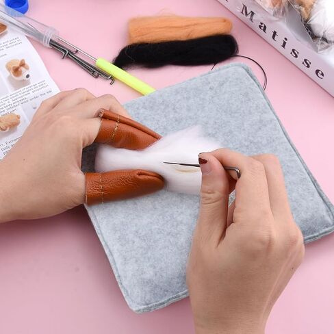 وسادة التلبيد بإبرة الصوف من كاكالوت، لوازم التلبيد بالإبرة، حصيرة التلبيد بالإبرة، قاعدة تلبيد بإبرة سميكة وثابتة، من أجل التلبيد الدقيق، بما في ذلك واقيات الأصابع الجلدية والأنوف البلاستيكية، رمادي in Kuwait