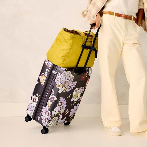 حقيبة أمتعة Vera Bradley ذات الجانب الصلب للنساء مقاس 26 بوصة Adair Spinner، باقة رقيقة، مقاس واحد in Saudi Arabia