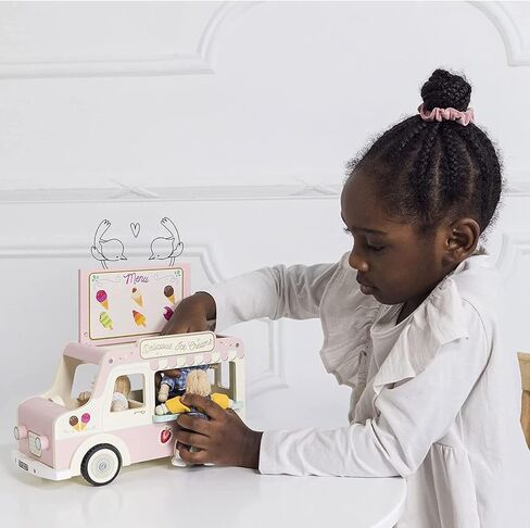 Le Toy Van - عربة تخييم خشبية للعطلات مع لوح ركوب الأمواج قابل للفصل | مناسبة لعمر 3 سنوات فما فوق in Saudi Arabia