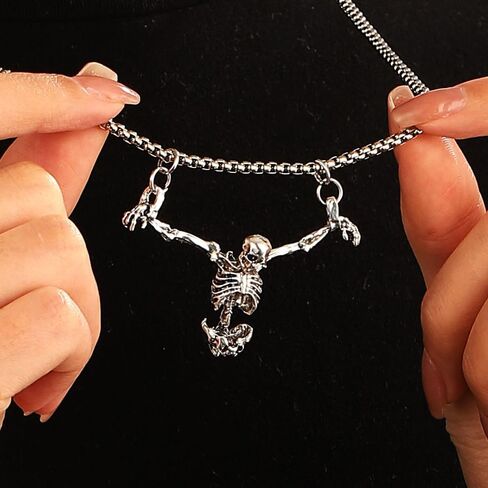 Skull Necklace for Men Punk Captivity Skull Pendant Halloween Party Necklace for Men Women Gothic Skull Necklace Long necklace jewelry for Women Men in Saudi Arabia