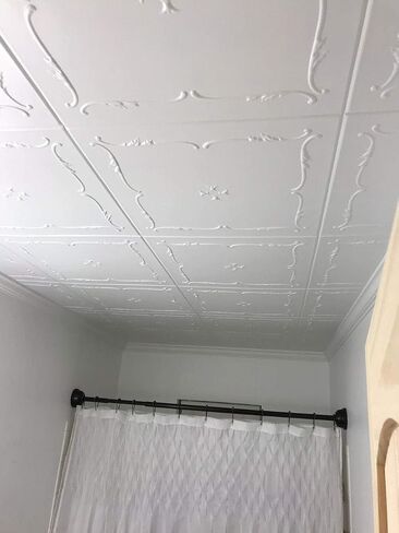 بلاط سقف لاصق من A La Maison Ceilings R05 Spring Buds Foam (21.6 قدم مربع/العلبة)، عبوة من 8 قطع، أبيض سادة in Kuwait