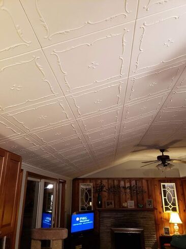 بلاط سقف لاصق من A La Maison Ceilings R05 Spring Buds Foam (21.6 قدم مربع/العلبة)، عبوة من 8 قطع، أبيض سادة in Kuwait
