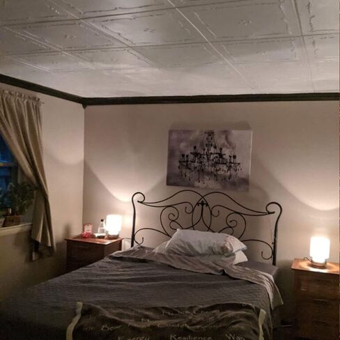 بلاط سقف لاصق من A La Maison Ceilings R05 Spring Buds Foam (21.6 قدم مربع/العلبة)، عبوة من 8 قطع، أبيض سادة in Kuwait