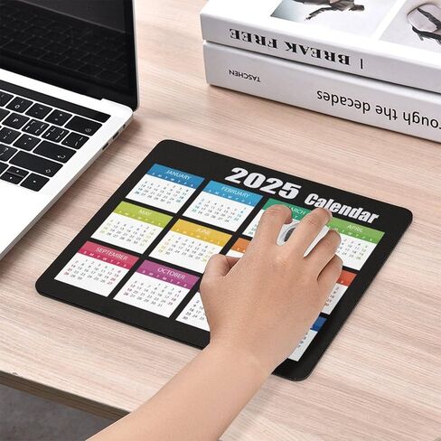 تقويم لوحة الماوس 2025، تقويمات لوحات ماوس الكمبيوتر، حصيرة مكتب مطاطية غير قابلة للانزلاق، لوحة مفاتيح ألعاب مكتبية (9.45 × 7.87 بوصة) in Kuwait