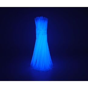 TGXRZX Glow Stick 100 قطعة، 7.9 بوصة، سوار عصا متوهجة، قلادة متوهجة، تستخدم في الظلام لجعلها متوهجة، مناسبة للحفلات الموسيقية، والهالوين، والكريسماس، وحفلات كرة القدم، ومستلزمات حفلات أعياد الميلاد. (أبيض)