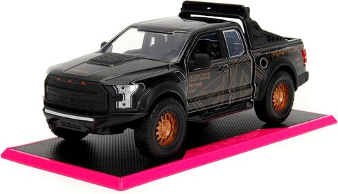 سيارة مصبوبة باللون الوردي مقاس 1:24 W5 2017 Ford F-150 Raptor مع قاعدة، ألعاب للأطفال والكبار (تصميمات صحراوية سوداء/إدمانية) in Saudi Arabia