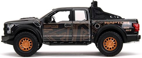 سيارة مصبوبة باللون الوردي مقاس 1:24 W5 2017 Ford F-150 Raptor مع قاعدة، ألعاب للأطفال والكبار (تصميمات صحراوية سوداء/إدمانية) in Saudi Arabia