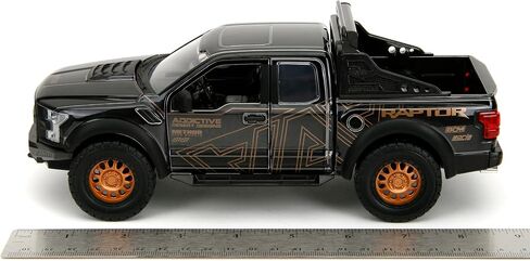 سيارة مصبوبة باللون الوردي مقاس 1:24 W5 2017 Ford F-150 Raptor مع قاعدة، ألعاب للأطفال والكبار (تصميمات صحراوية سوداء/إدمانية) in Saudi Arabia