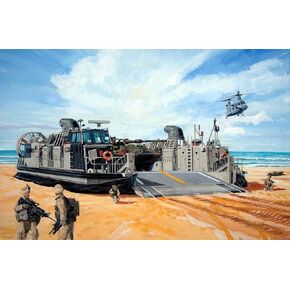 Trumpeter USMC Landing Craft/Air Cushion (LCAC) (1/144 Scale)
