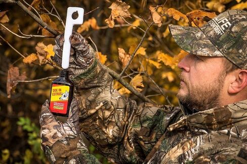 Wildlife Research Center Doe in Estrus, Powerful Sexual Attractor for Whitetail Bucks, Doe Urine Scent Lure with Estrus Secretions – 4 FL OZ in Saudi Arabia