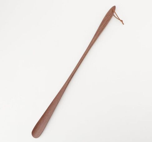 SASAHARA Shoehorn Maru مقاس 30.3 بوصة، مقبض طويل، لبيسة حذاء خشبية، صنع في اليابان، لبيسة حذاء، لون بني، خشب الجوز in Saudi Arabia