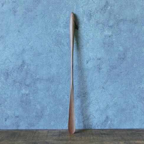SASAHARA Shoehorn Maru مقاس 30.3 بوصة، مقبض طويل، لبيسة حذاء خشبية، صنع في اليابان، لبيسة حذاء، لون بني، خشب الجوز in Saudi Arabia