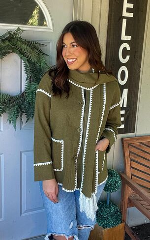 سترة وشاح مطرزة للنساء من Angashion - معطف شتوي كاجوال بأكمام طويلة وأزرار سفلية كبيرة الحجم مع وشاح شرابة in Kuwait