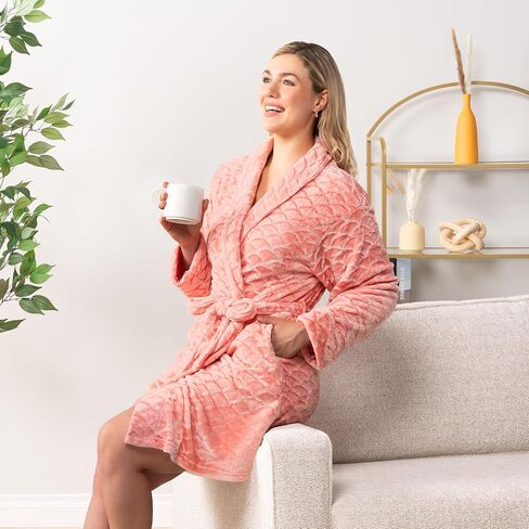 PAVILIA Short Robes for Women, Plush Soft Bathrobe Womens Lightweight, Fluffy Fuzzy Robe Knee Length, Shower Spa House Robe in Kuwait