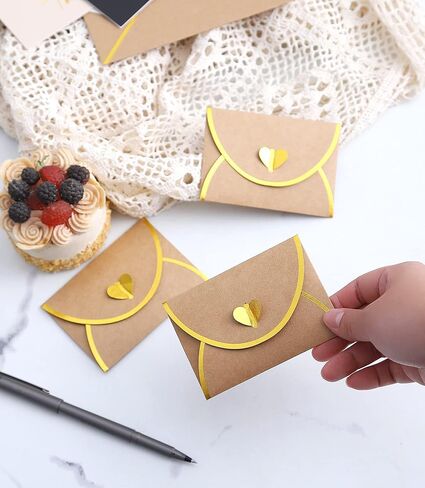 مغلفات بطاقات الهدايا مع مشبك ذهبي على شكل قلب - 48 قطعة - مظاريف كرافت صغيرة بحدود ذهبية، مغلف صغير بألوان متنوعة لبطاقات الملاحظات، وبطاقات العمل، والزفاف، 3.9 × 2.75 بوصة in Kuwait