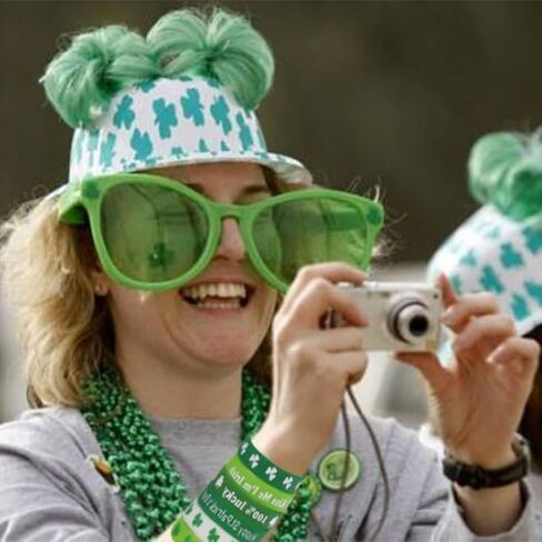 أساور ACEDRE لعيد القديس باتريك، سوار معصم أيرلندي، سوار مطاطي أخضر شامروك، هدايا الحفلات لإكسسوارات عيد القديس باتريك للنساء والرجال (B-Green 6PCS) in Kuwait