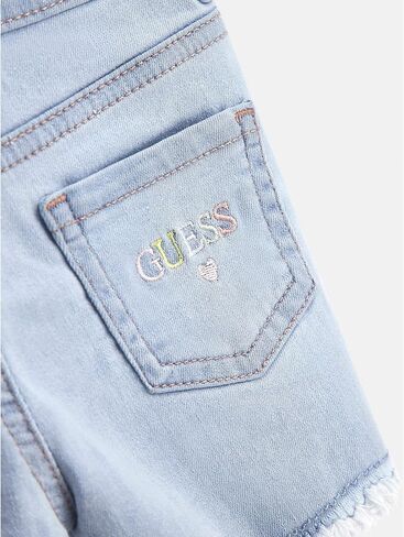 شورت GUESS للفتيات بأحرف مطرزة بالكامل in Saudi Arabia