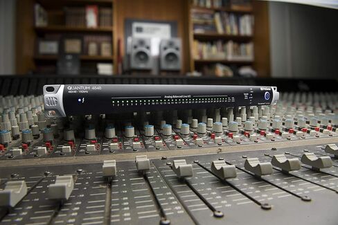 PreSonus Quantum 26x32 Thunderbolt Audio Interface/Studio Command Center in Kuwait