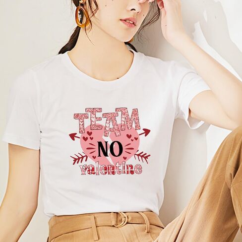 ملصقات فينيل بنمط غزال بنمط الكريسماس قابلة للكي على التيشيرتات والجينز والجاكيتات والهوديز والملابس وديكورات الملابس الشتوية 7 ورقات لتزيين الملابس بنفسك للاولاد والبنات والنساء والرجال in Kuwait