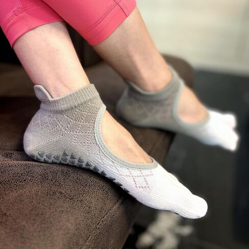 Non-slip Pilates Grip Socks Yoga Socks for Women with Grips, Five Toe Socks for Pilates, Barre, Ballet, Fitness in Saudi Arabia