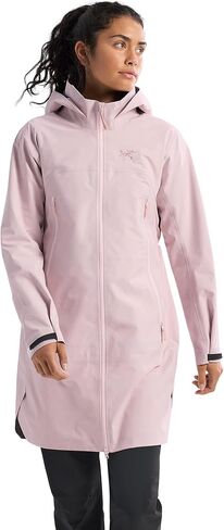 Arc'teryx Women's Beta Coat in Saudi Arabia