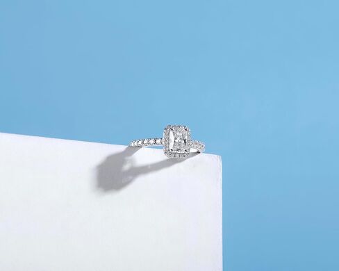 Moissanite Rings 1-2 Carat Solid Sterling Silver 18K Real Gold Plated D Color VVS1 Clarity Square Radiant Cut Emerald Cut Moissanite Engagement Ring for Women Party Dress Costume Promise Ring with Gift Box in Saudi Arabia