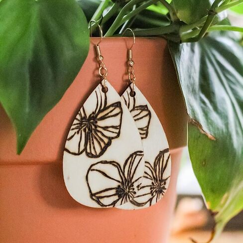 500 Pieces Wood Earring Blanks, 1.4 x 2.2 Inch Unfinished Teardrop Pendants for Crafts, Decoration, Jewelry Supplies and DIY Projects, by GNIEMCKIN in Saudi Arabia