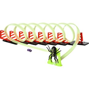 Qaba Track Builder Loop Kit Criss-Cross Glowing Race Track Toy Set Spooky Spider Fun Starter Kit, with Pull-Back Car for Kids 3-6 Years Old, Lime Green