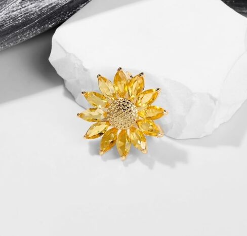Sunflower Brooch Pin Yellow Crystal Flower Petal Lapel Brooches for Women Girls Fashion Jewelry Gift in Kuwait