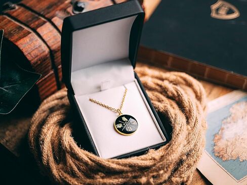 STOIC STORE UK قلادة فضائل الكاردينال الرواقية - قلادة من جانب واحد مطلية بالمينا باللونين الأسود والذهبي - أربع فضائل من التصميم البسيط - مجوهرات رواقية ملهمة - هدية فريدة in Kuwait