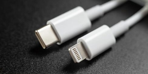 مجموعة تسجيل الفيديو Grip للهواتف الذكية، لأجهزة Apple وAndroid، تتضمن كابل USB-C وiPhone Lightning، ومجموعة YouTube للمبتدئين، ومعدات البودكاست، وحامل ثلاثي القوائم، وميكروفون Shotgun، وإضاءة LED، وحامل هاتف in Kuwait