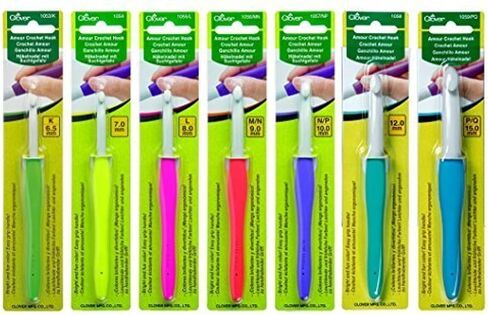Clover Amour Crochet Hooks - Set of 7 - For Working with Thick Yarns in Saudi Arabia
